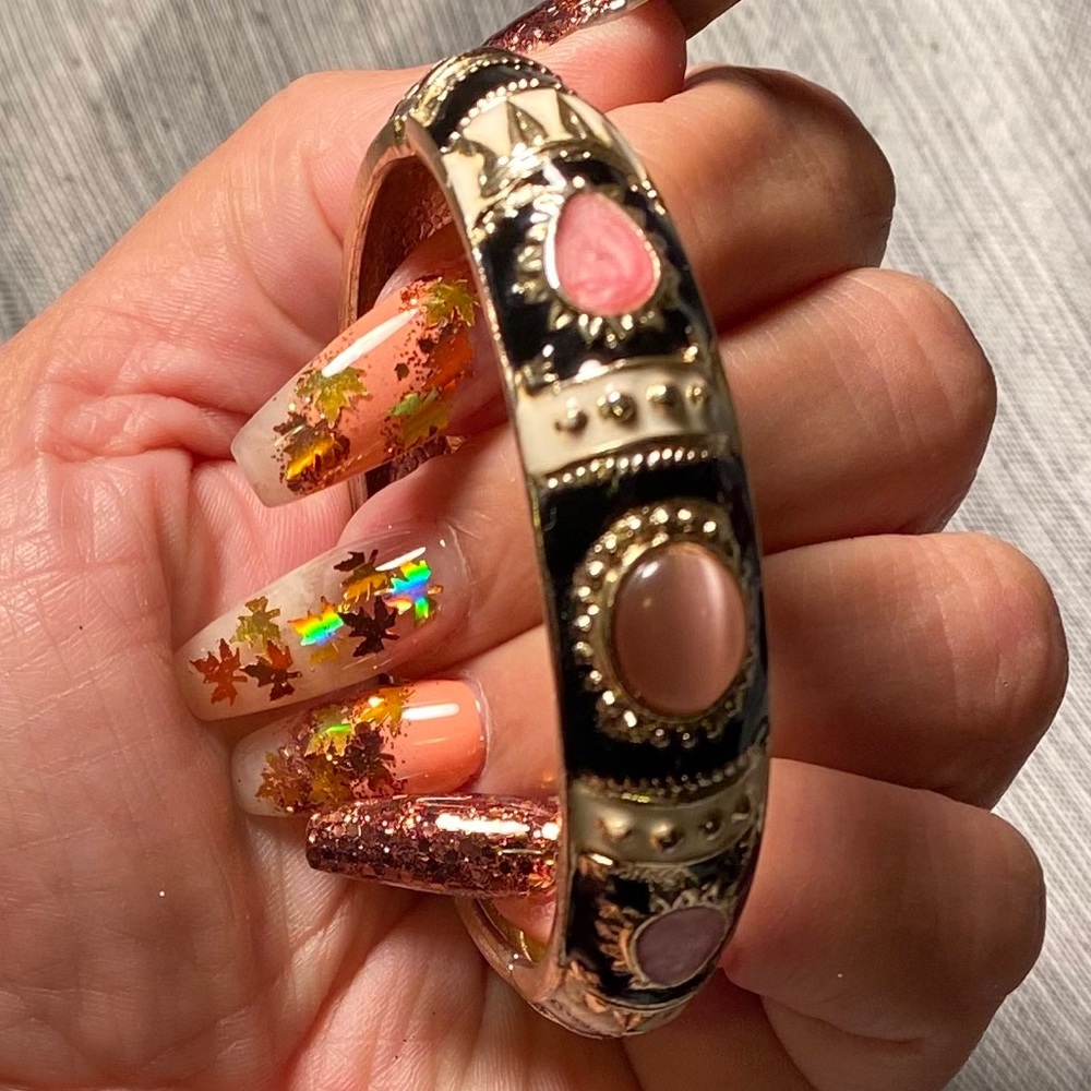 BEAUTIFUL CUFF BRACELET